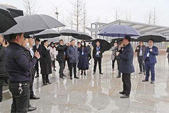 鼎城區(qū)招商推介會走進(jìn)陽明湖公園項(xiàng)目建設(shè)現(xiàn)場